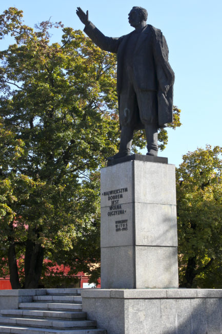 Pomnik W. Witosa