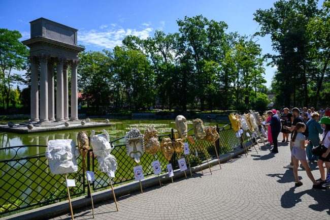 parada maszkaronów